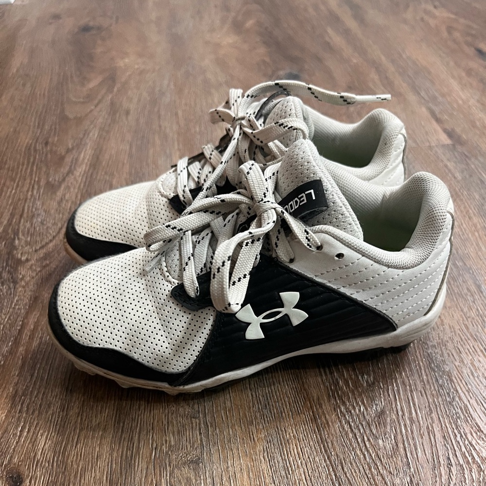 Under Armour baseball/football cleats size 13